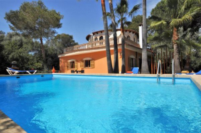 Beautiful 5-Bed House quiet area close to Campos